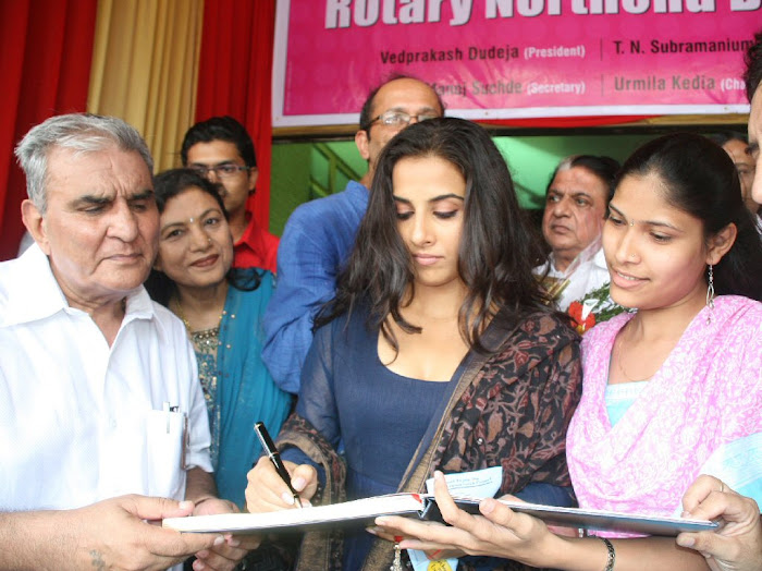 vidya balan launches rotary north end branch function actress pics